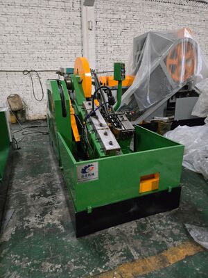 Linha de fabricação automática de parafusos de parede seca com tratamento térmico